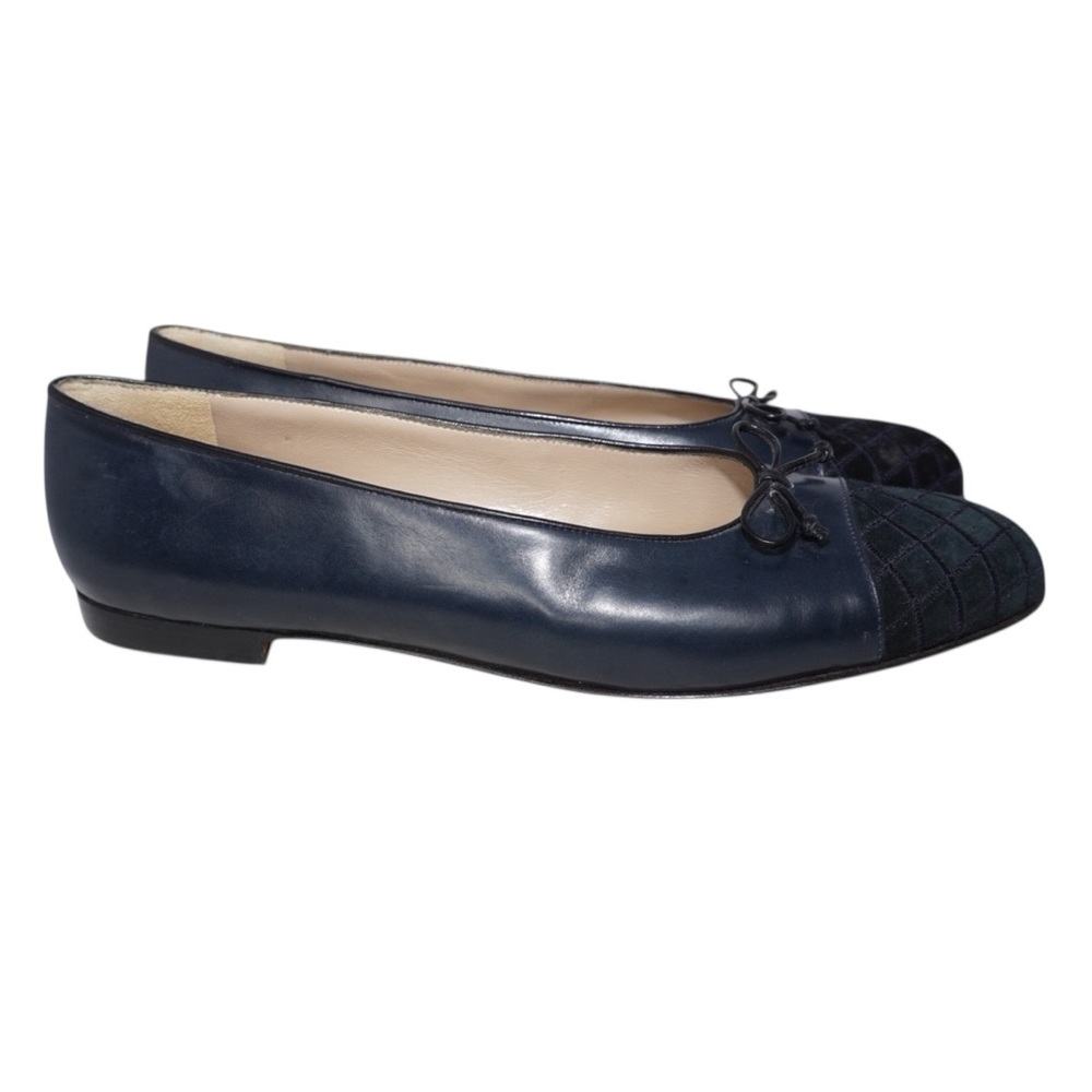 Salvatore Ferragamo Vintage Black Quilted Ballet Flats, Size 9.5AA - Picture 5 of 10